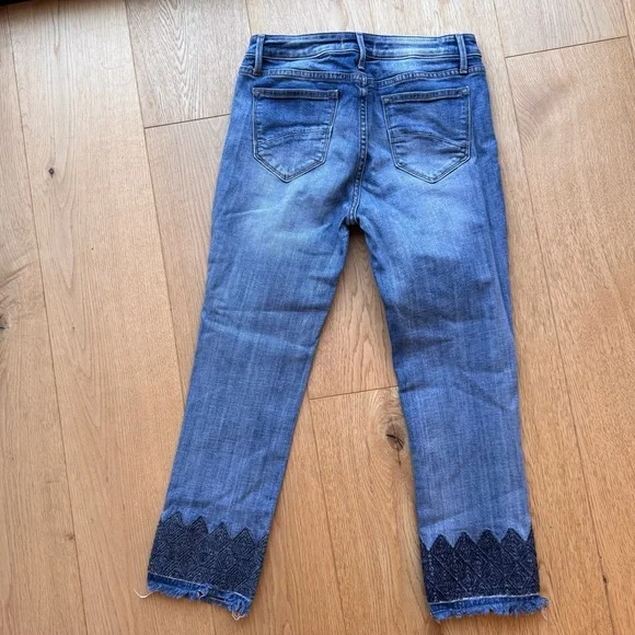 DRIFTWOOD CANDACE Embroidered Hem Straight Ankle High Rise Jeans - 27 - Picture 5 of 13